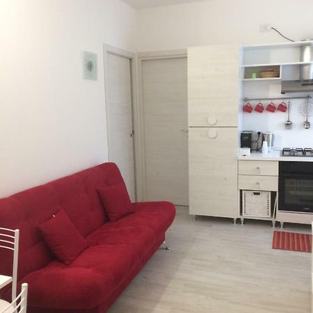 Appartamento Rubino - Lovely Little Flat 3 Minutes From Golf Club 5 Minutes From Lake Soiano Del Lago Exteriör bild