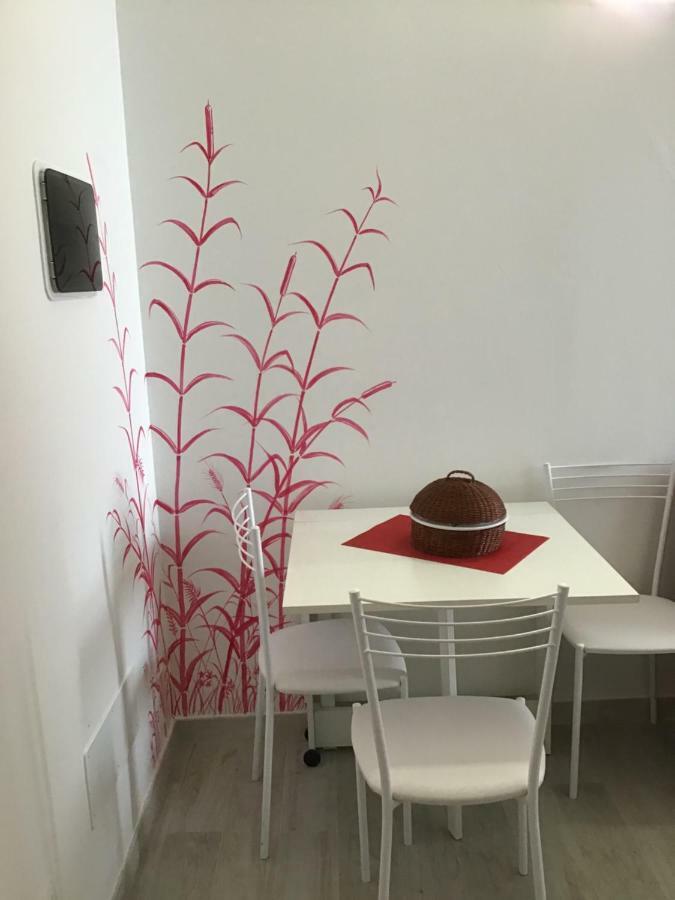 Appartamento Rubino - Lovely Little Flat 3 Minutes From Golf Club 5 Minutes From Lake Soiano Del Lago Exteriör bild