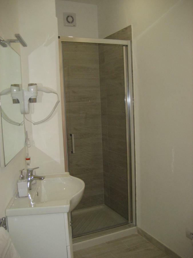 Appartamento Rubino - Lovely Little Flat 3 Minutes From Golf Club 5 Minutes From Lake Soiano Del Lago Exteriör bild