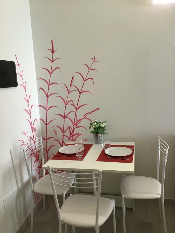 Appartamento Rubino - Lovely Little Flat 3 Minutes From Golf Club 5 Minutes From Lake Soiano Del Lago Exteriör bild